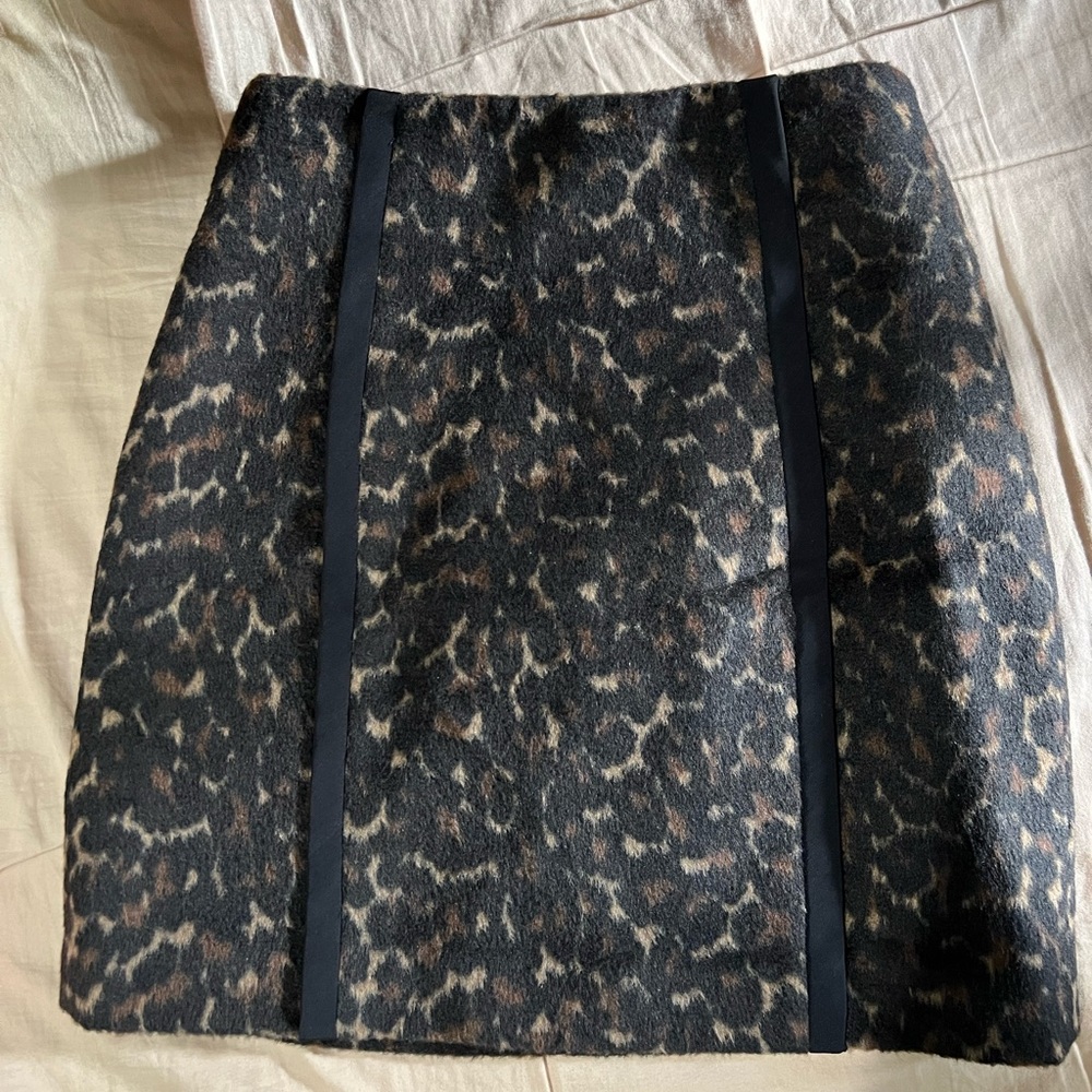 Emt $150 Sandro leopard print fur Skirt